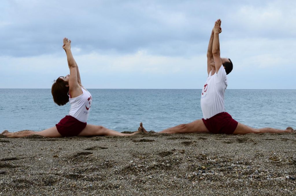 Hanumanasana